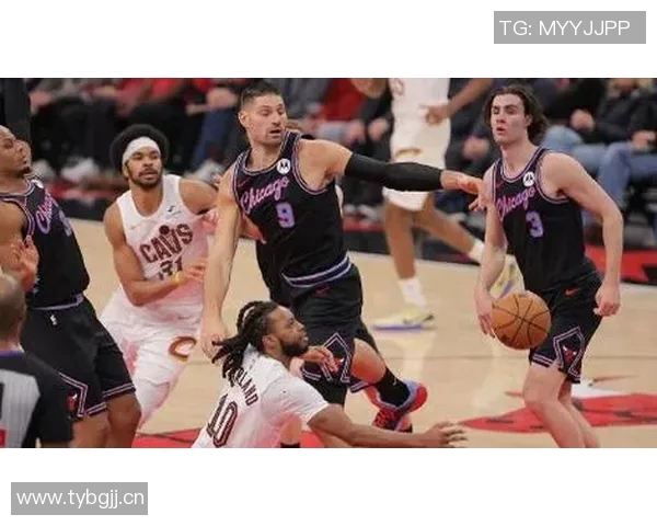 老队友重聚骑士公牛赛前米切尔阿伦与奥科罗亲切交流回忆往昔