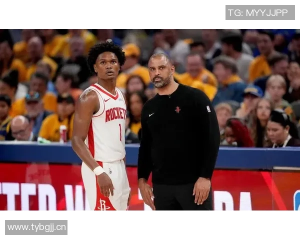 小卡季前赛首次下半场亮相表现平平拿到15分2板2助1帽展现潜力